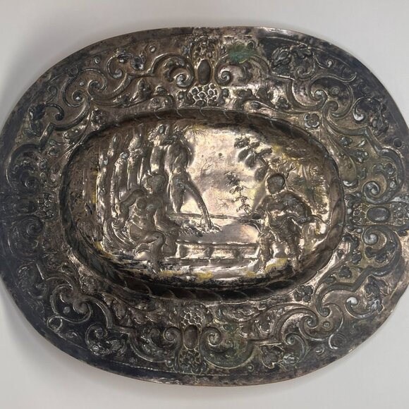 Decorative Bronze Repousse featuring Aphrodite and Cupid - Picture 2 of 2